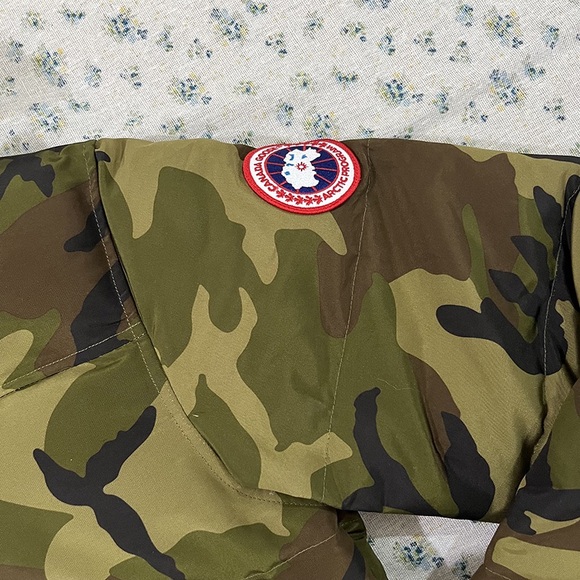 Canada Goose Camouflage Hooded Down Jacket - Picture 5 of 11